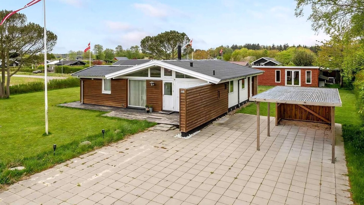Nordstrand House | Family-friendly activity house by the sea
