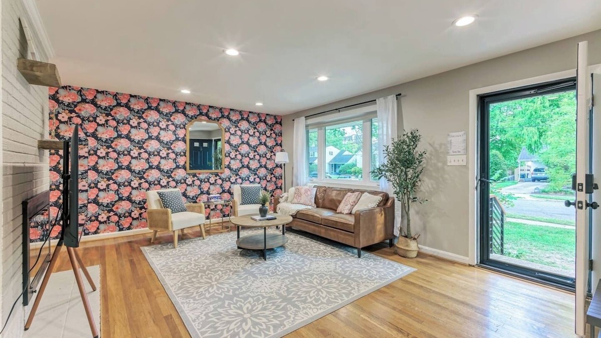 Seminary Hill House | Family-Friendly Getaway | Kid Amenities | Backyard
