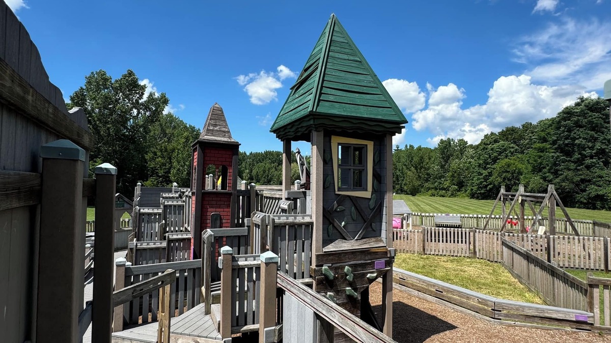 Ballston Spa House | Family Friendly House <10 min to SPAC Racino, Downtown Saratoga. Spring on site