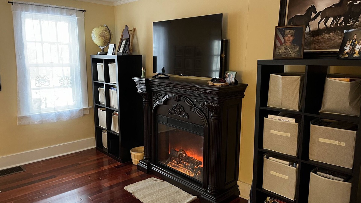 Ferguson House | Family friendly home getaway with big yard close to all St Louis has to offer.