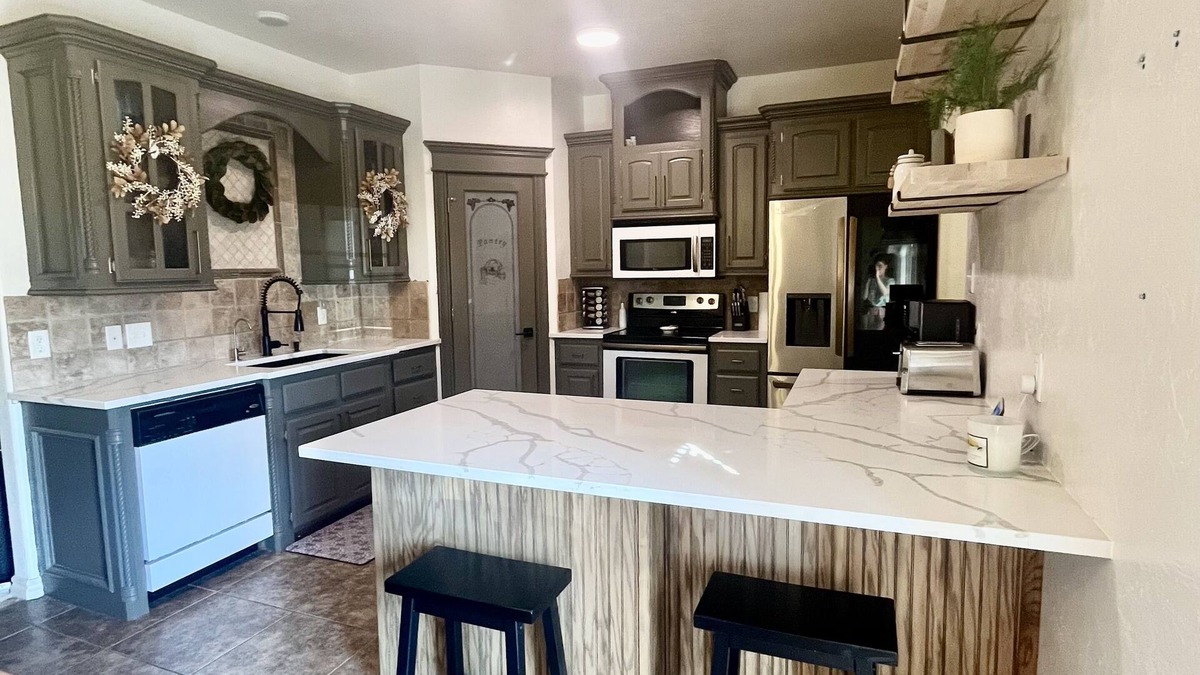 Elgin House | Family friendly home in Elginn15 min from Fort Sill