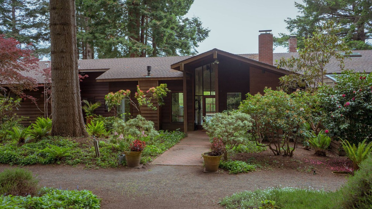 Caspar House | Family Friendly Home on 20 Acre Farm