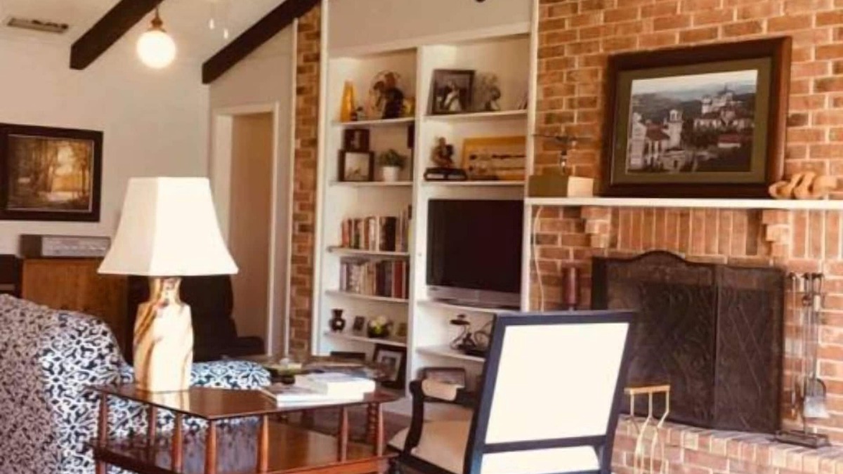 Windsor Hills House | Family-Friendly Home w/Enclosed Backyard - Pups Welcome!