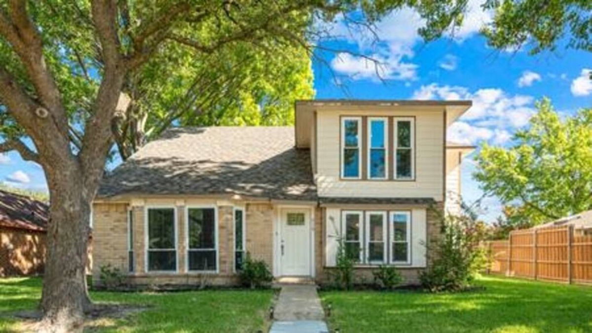 Garland House | Family friendly home with easy access to Dallas and airport!