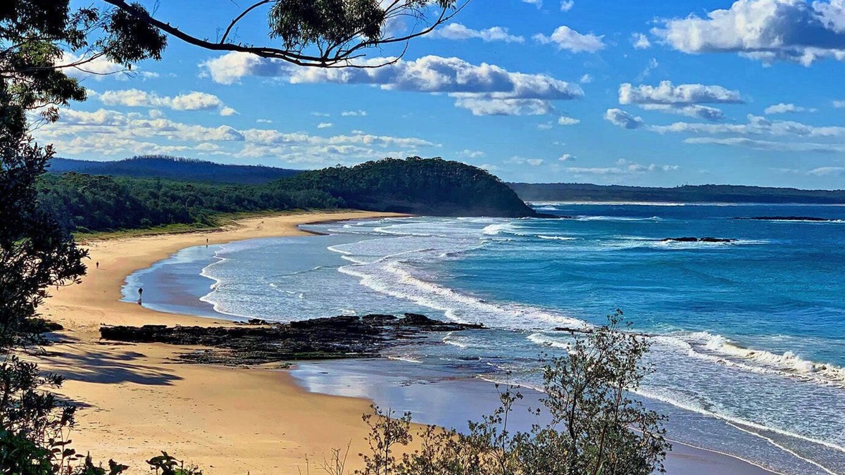 Narrawallee House | Family friendly house- 5 min walk to beach