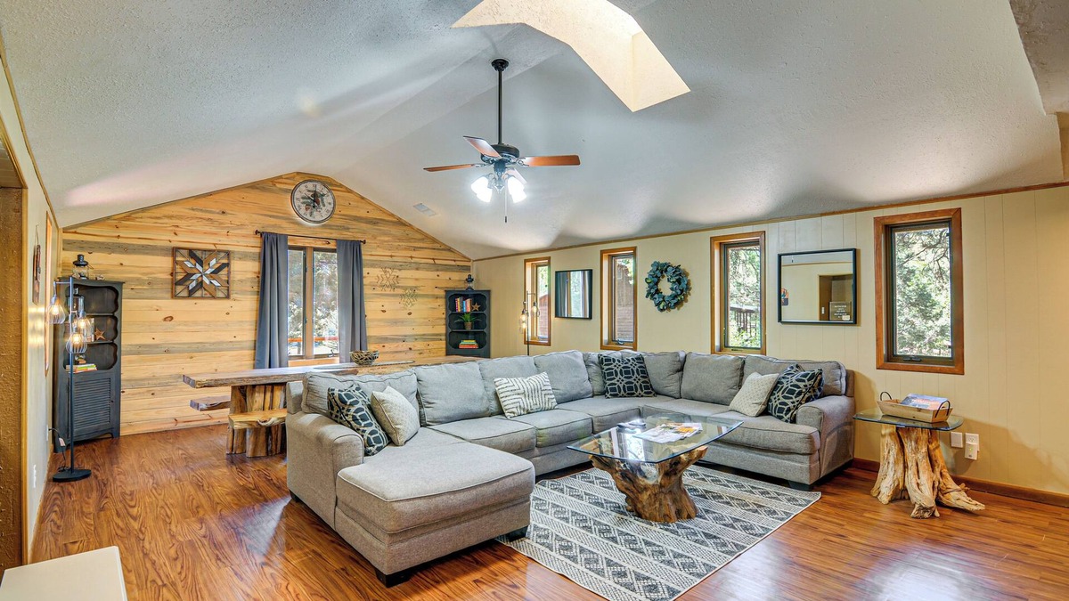 South Fork Cabin | Family-Friendly House: Fish, Hike, Bike & More!