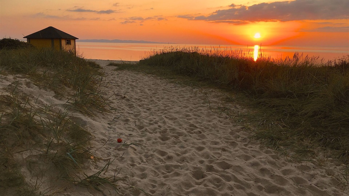 Lervik House | Family friendly house a stone's throw from the sea
