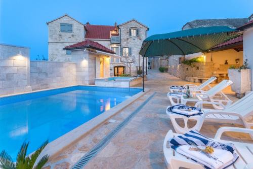 Skrip House | Family friendly house with a swimming pool Skrip, Brac - 17345