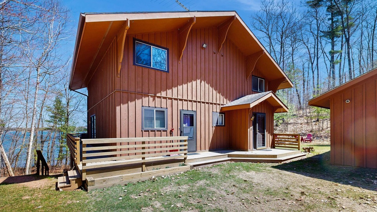 Land O Lakes House | Family-Friendly, Lakefront home w/Dock/Deck/Firepit/Central AC/Private W/D/WiFi