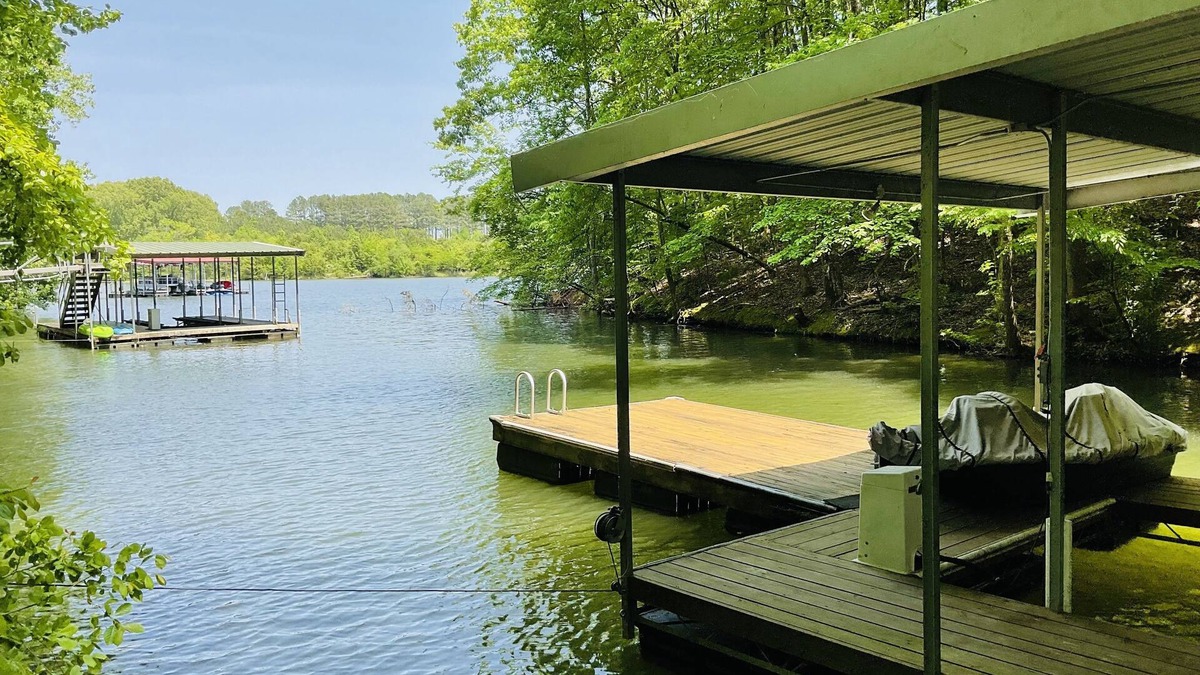 Winchester House | Family friendly lake front home with private dock in a cove