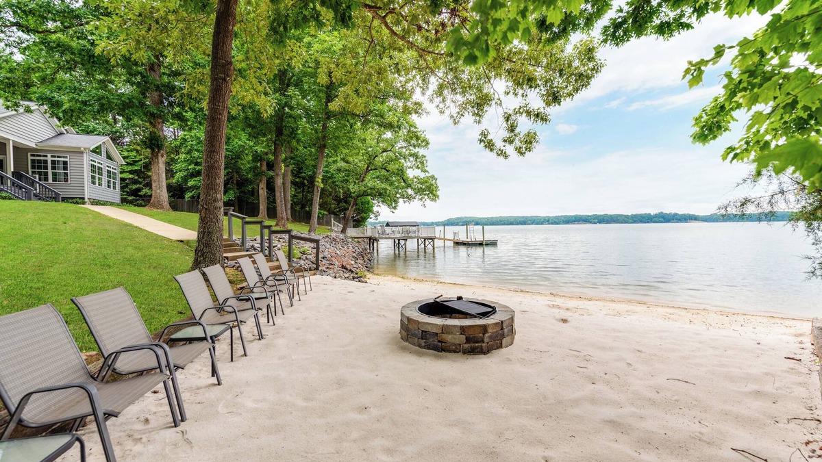 Clover House | Family-Friendly Lake Wylie House: 3BR Retreat Sleeps 14 for the Perfect Getaway