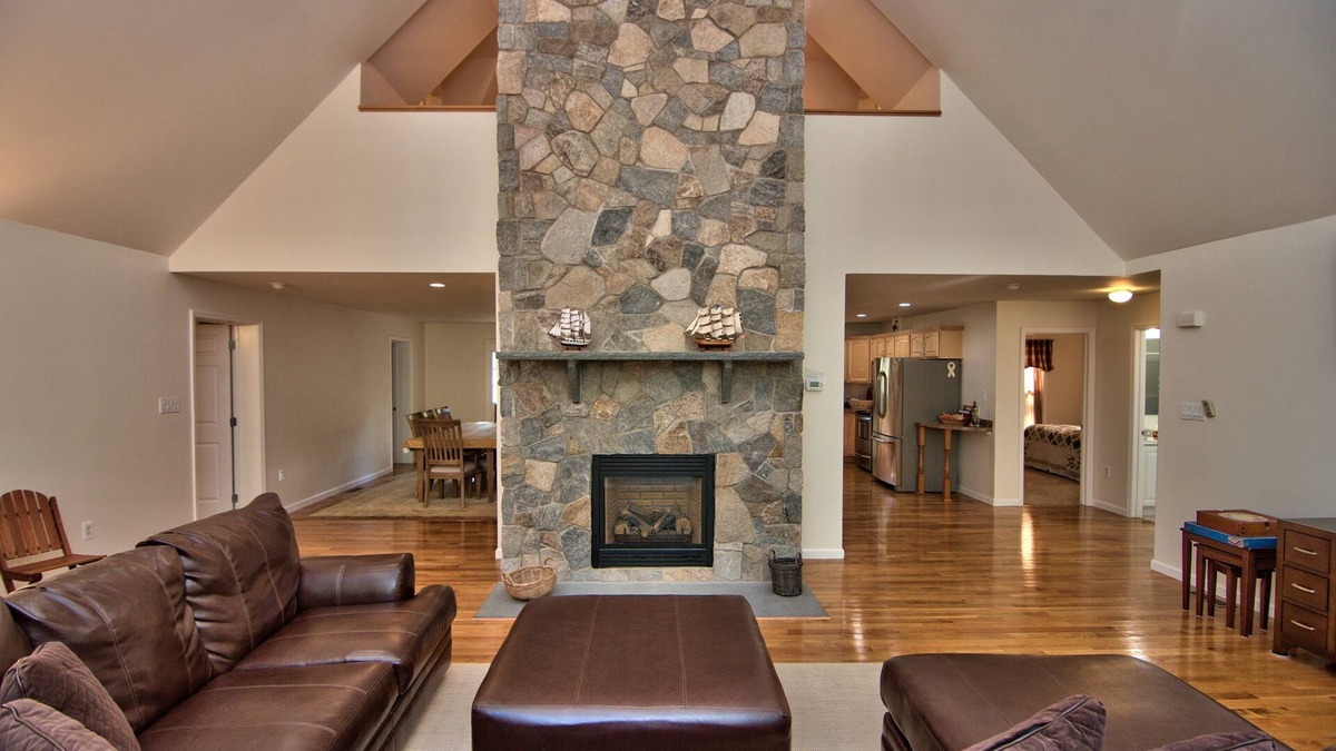 Rowland House | Family-friendly Modern Mountain Getaway with open floor plan and large deck
