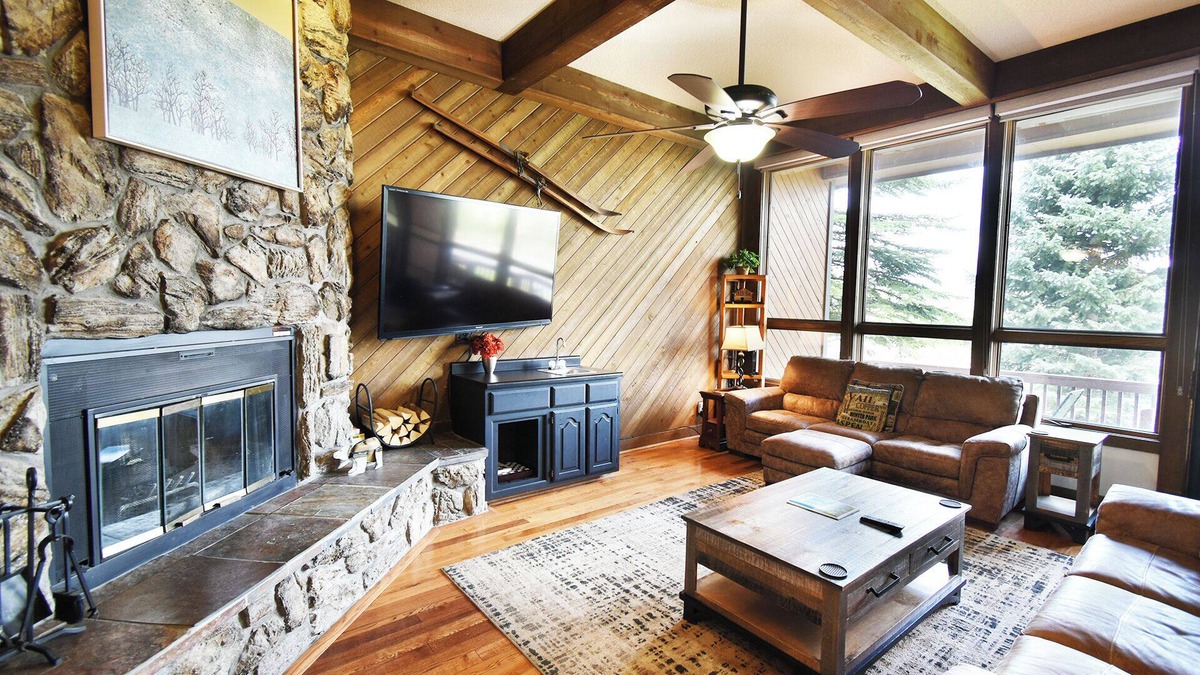 Summit Cove House | Family Friendly Near Lake Dillon! 3 Kings. On Rec Path. Hot Tub, Grounds