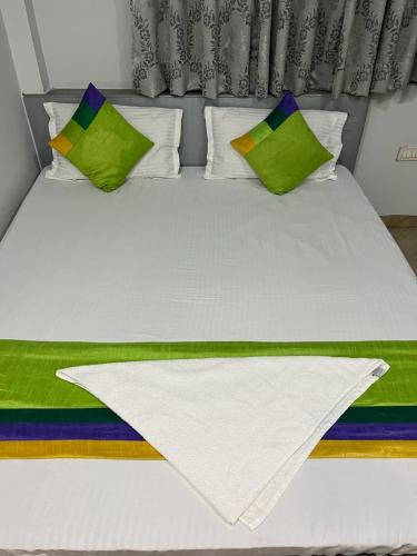 Mahmoorganj Apartment | Family Friendly - perfect apartment for guest.