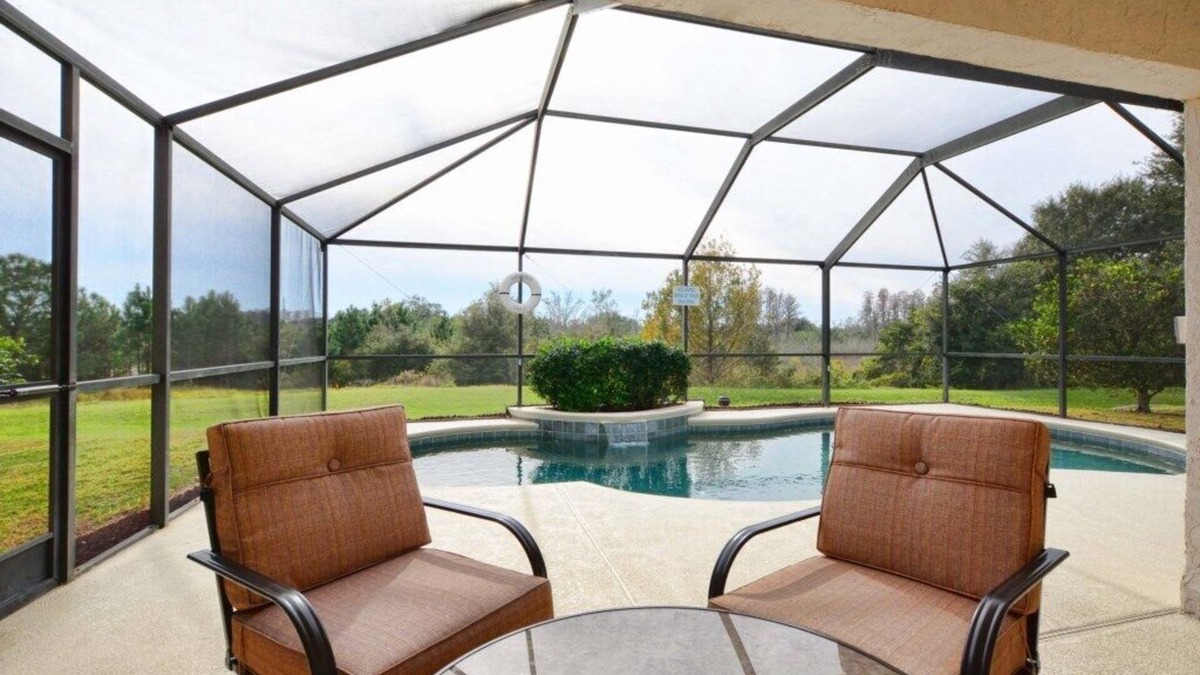 Greater Groves House | FAMILY FRIENDLY POOL HOME, OVERSIZED DECK, NO REAR NEIGHBORS, BBQ GRILL!!!