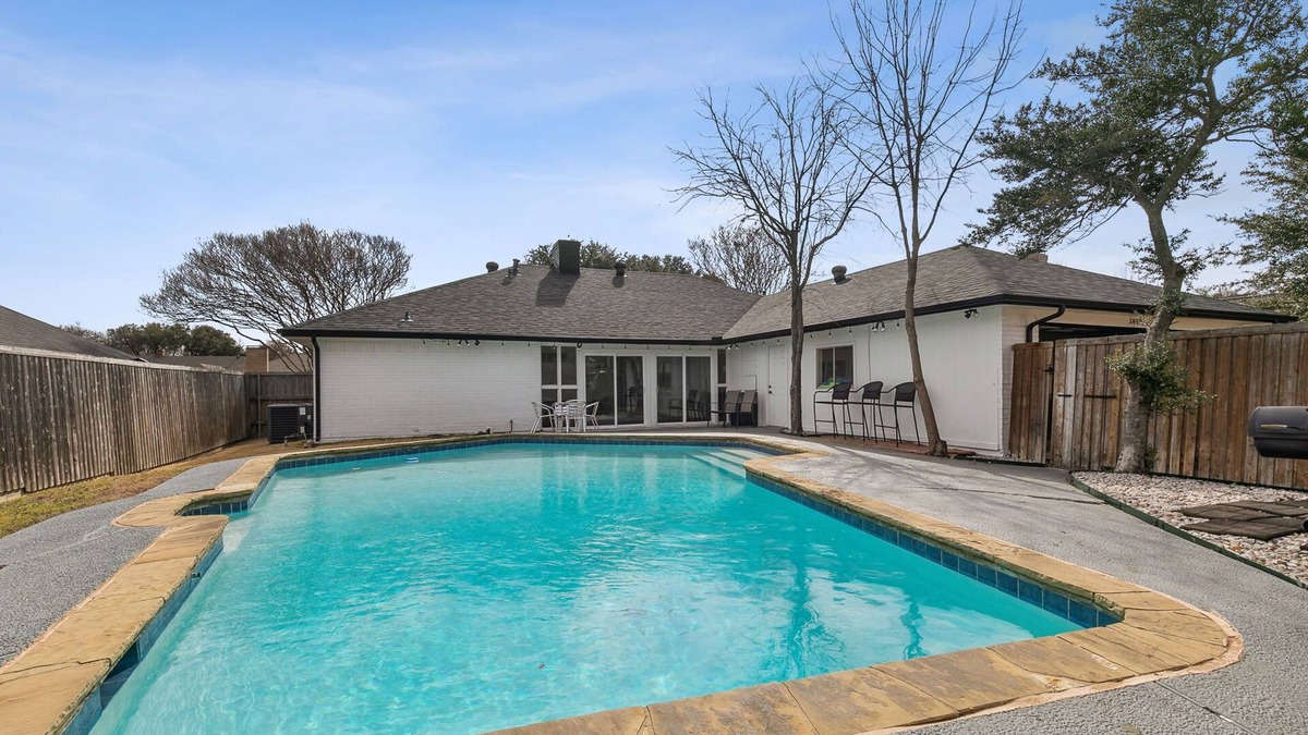 Plano House | Family friendly/POOL/Sleeps 16/Luxury