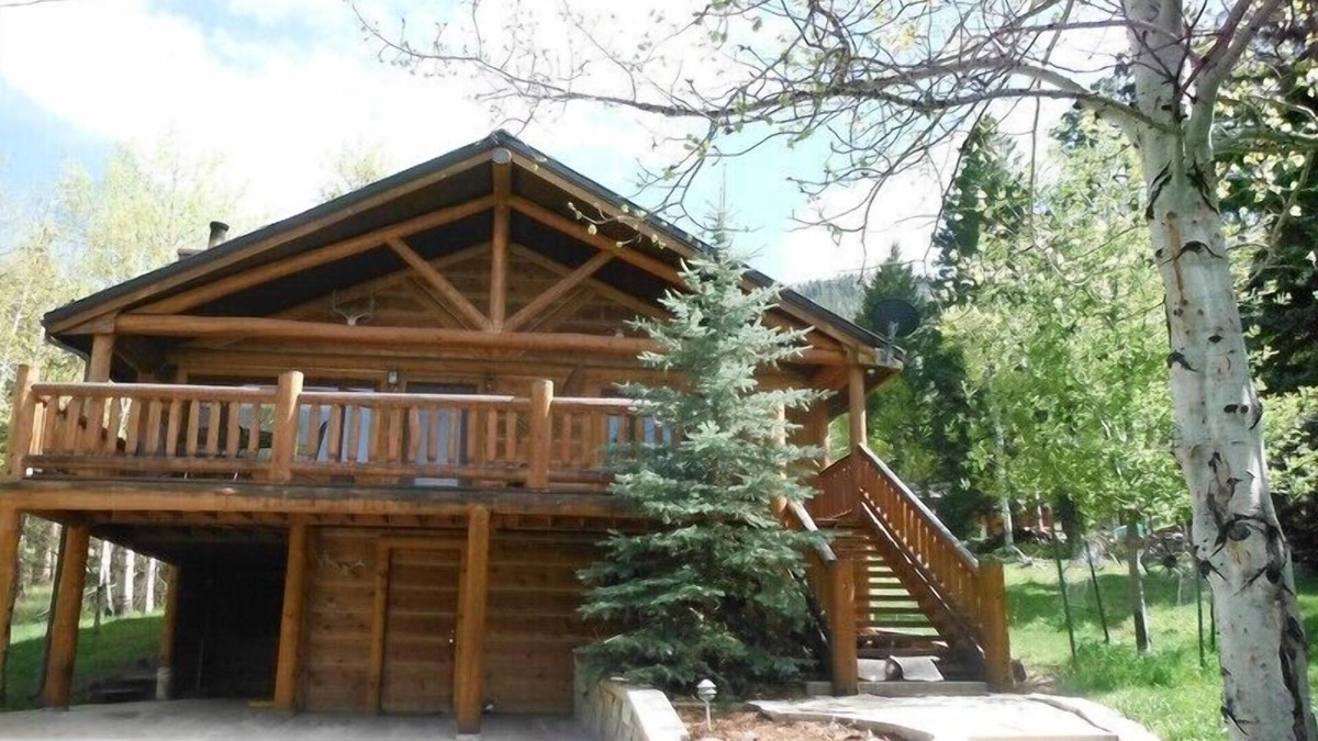 Little Valley Cabin | Family Friendly Property Nestled In An Aspen Grove