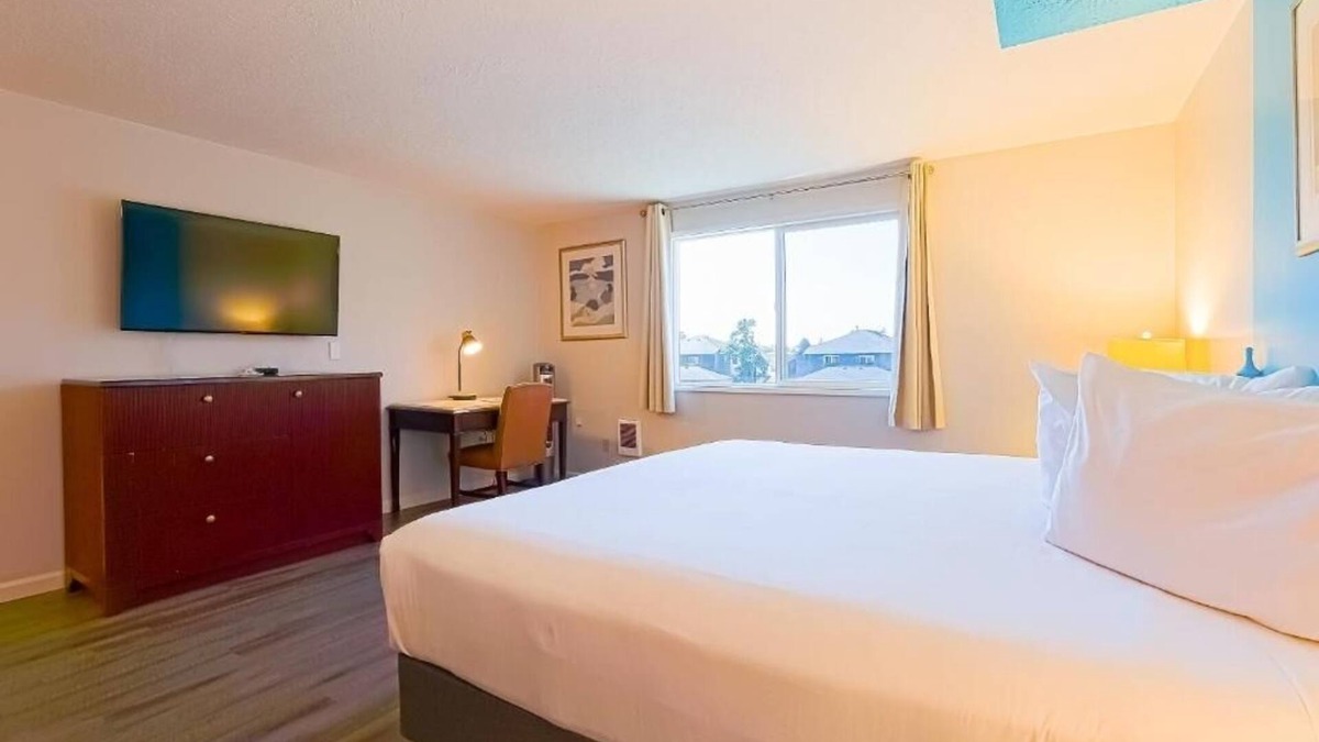 Seaside Hotel | Family-Friendly Property Near Coast! Explore Seaside Promenade, 2 Units!