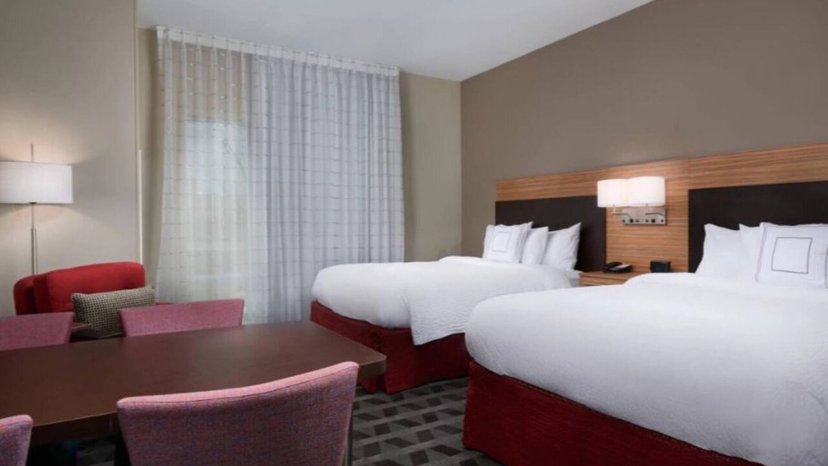 Lake Worth Hotel | Family-Friendly Queen Studio Near Six Flags Over Texas, Local Hotspots