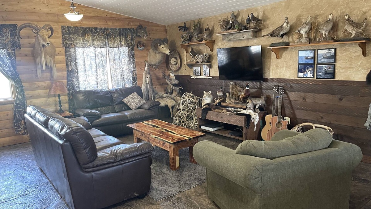 Chamberlain Cabin | Family-friendly, quiet and peaceful acreage minutes from the Missouri River.