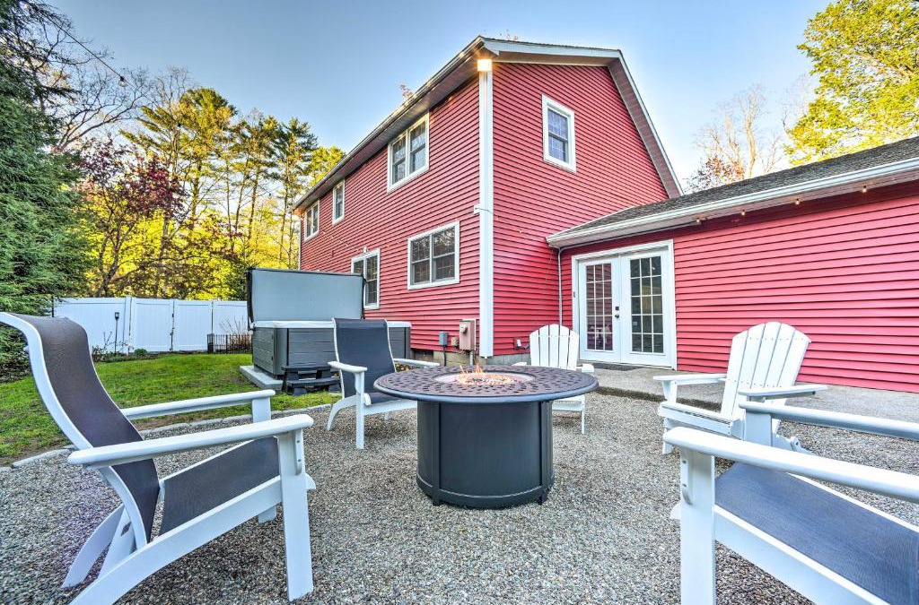 Saratoga Springs House | Family-Friendly Retreat with Hot Tub 1 Mi to Dtwn