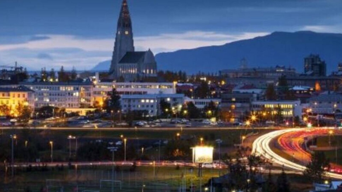Reykjavik House | Family-Friendly Retreat with Sunny Patio, BBQ & Near to Reykjavik’s Attractions