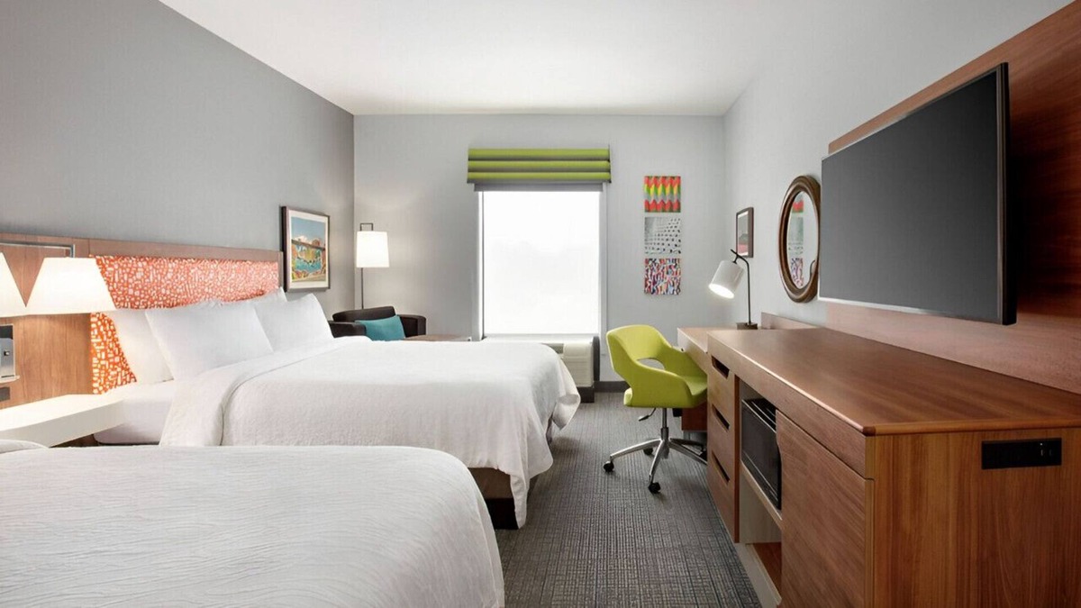 Houston House | Family-Friendly Room! Breakfast & Parking Include