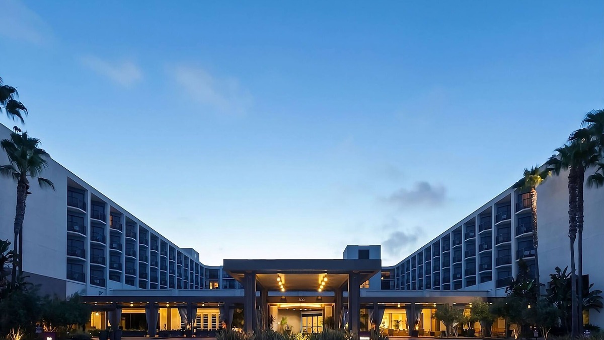 South Redondo Hotel | Family-Friendly Stay! 4 Large Units, Pets Allowed, Close to South Bay Ocean