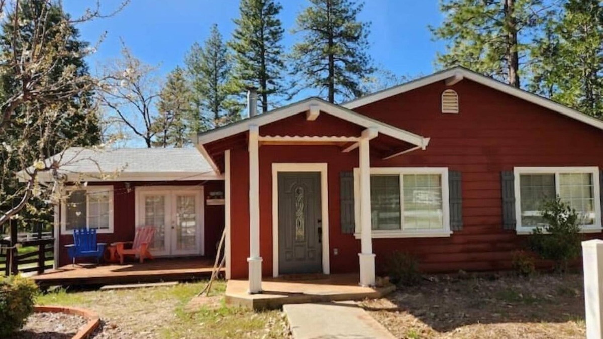 Shasta County House | Family Friendly Shasta Home with Hot Tub