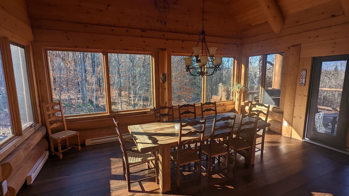 Val-des-Lacs Cabin | Family friendly Spacious Log Chalet with a clear Tremblant view