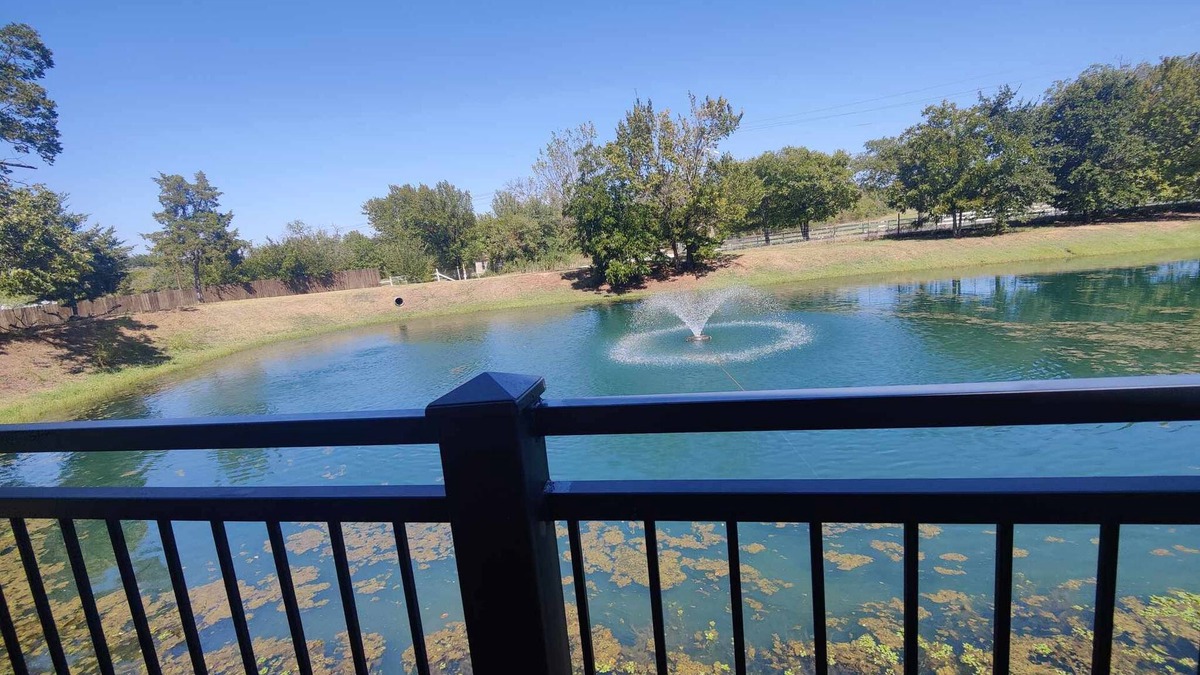Burleson House | Family-friendly stand alone apartment in a peaceful Suburb .