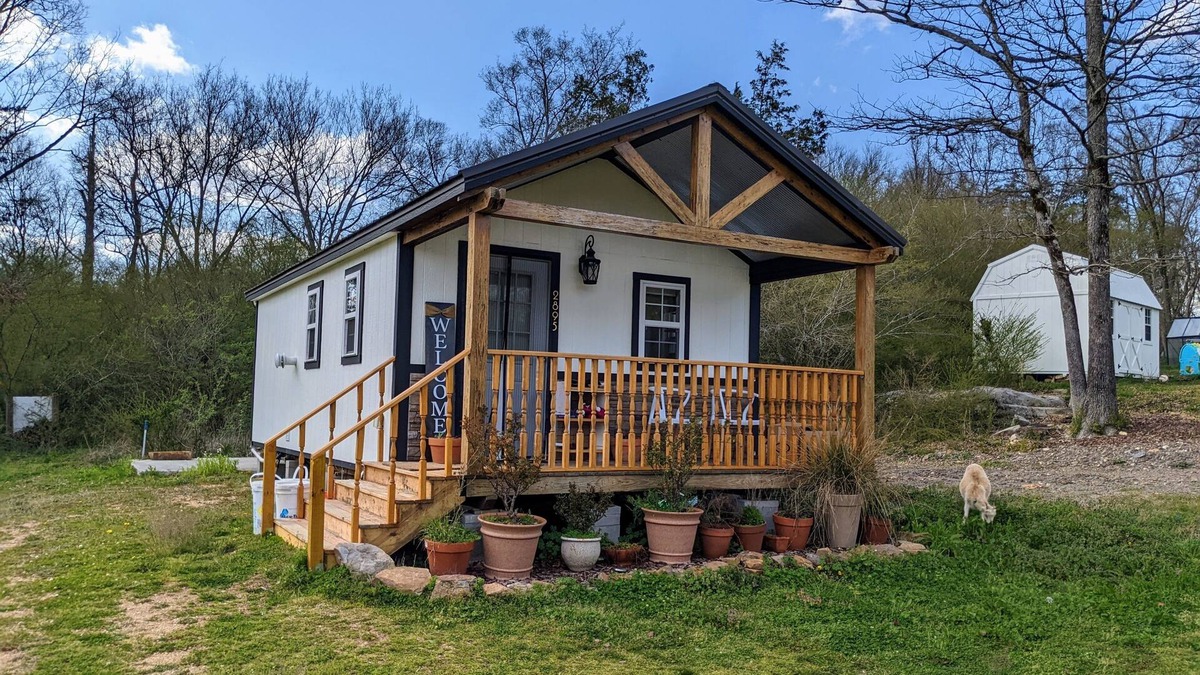 Albertville Cabin | Family-friendly tiny house with creek access!