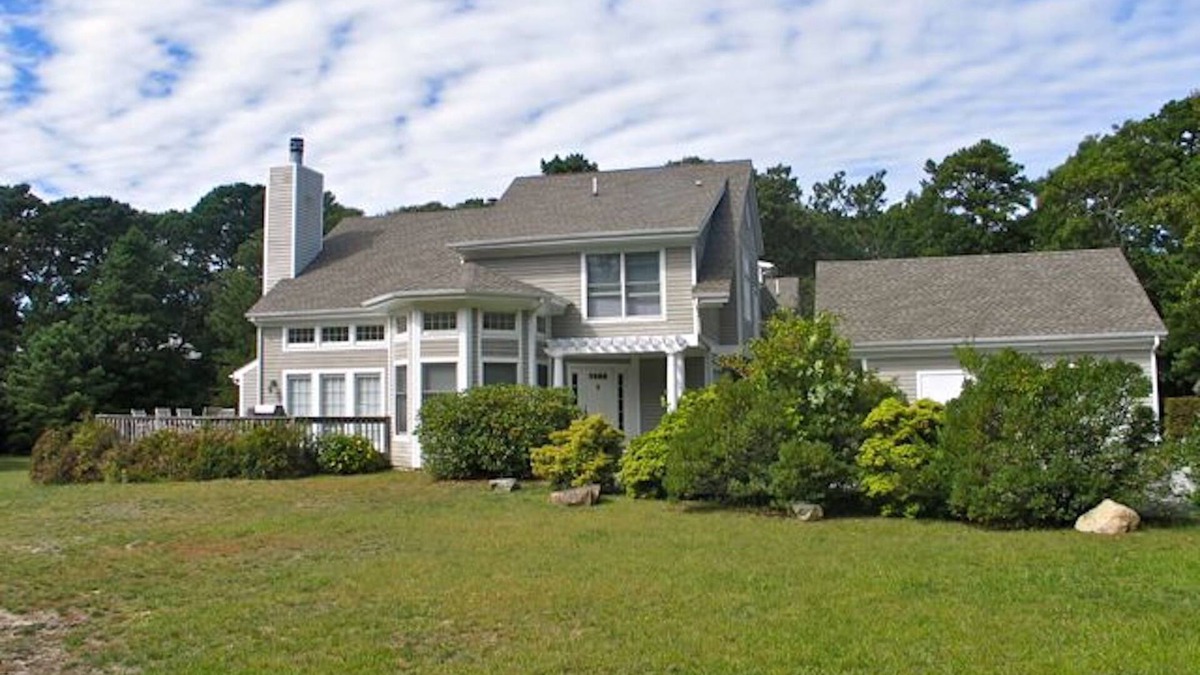 Tisbury House | Family Friendly Townhouse with Central Air and Private Deck (No Pets Allowed)