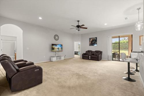 Lake Wales House | Family-Friendly 3BR Getaway Hot Tub Game Room Fun