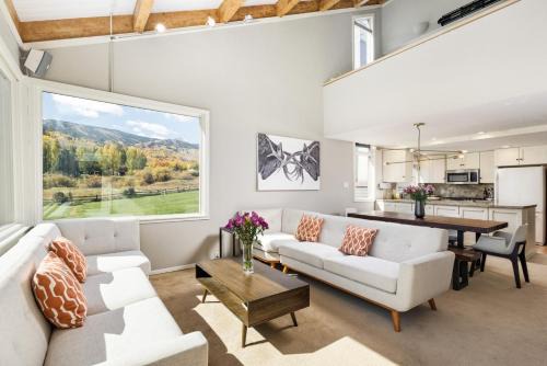 Snowmass Village House | Family friendly Snowmass retreat w. hot tub and pool. 5 minutes to resort