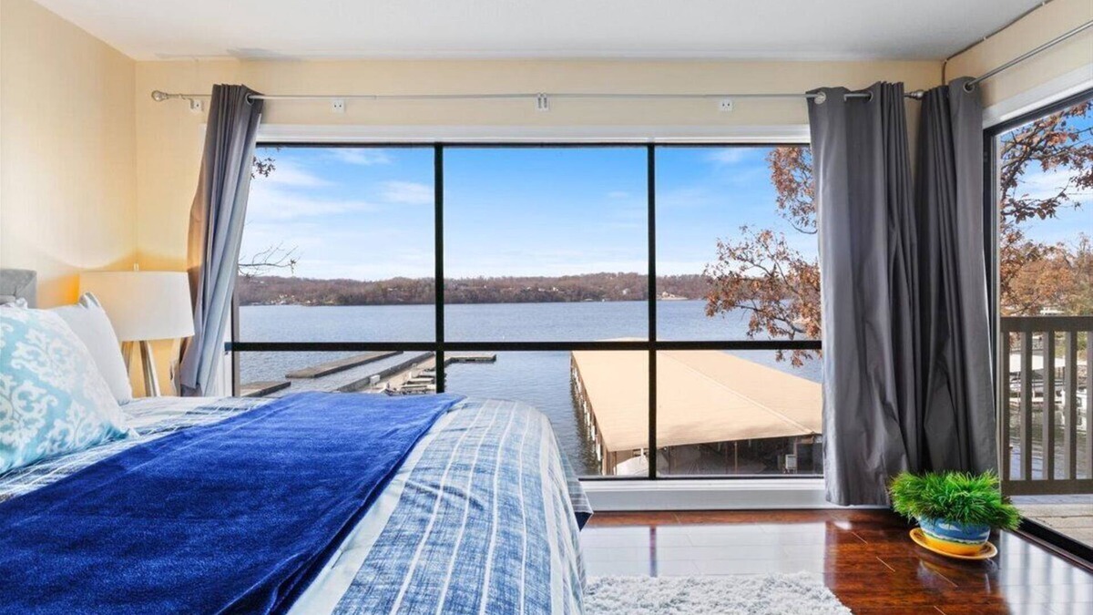 Lake of the Ozarks Condo | Family Friendly w/Amazing Main Channel Views & Lakeside Pool