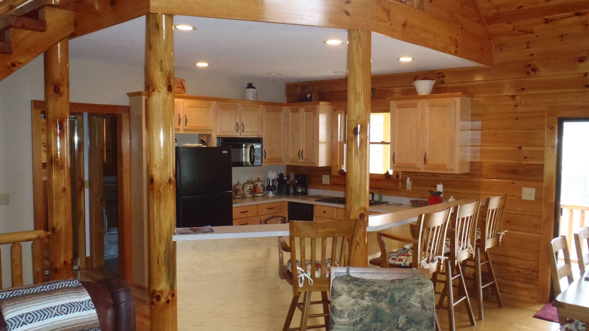 Maggie Valley Cabin | Family friendly with all the amenities of home, hot tub, pool table, fire pit.