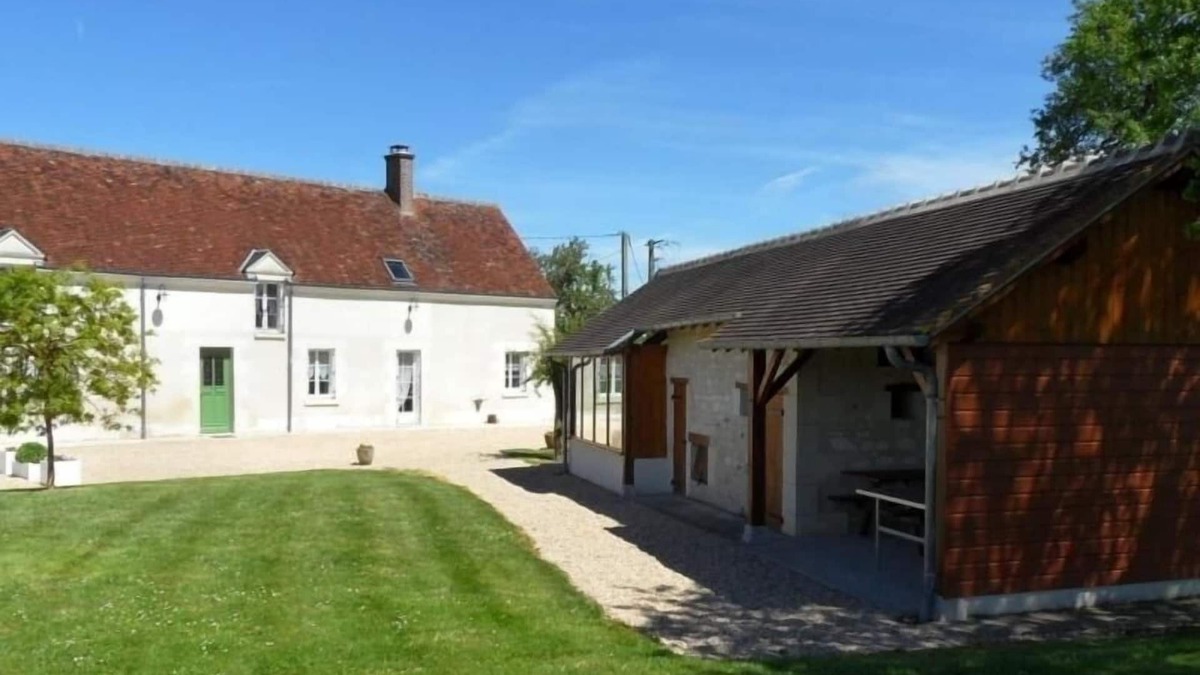 Vicq-sur-Nahon Cottage | Family & Friends Retreat: Near Loire Castles, ZooParc de Beauval, Spacious Garden, Sleeps 12