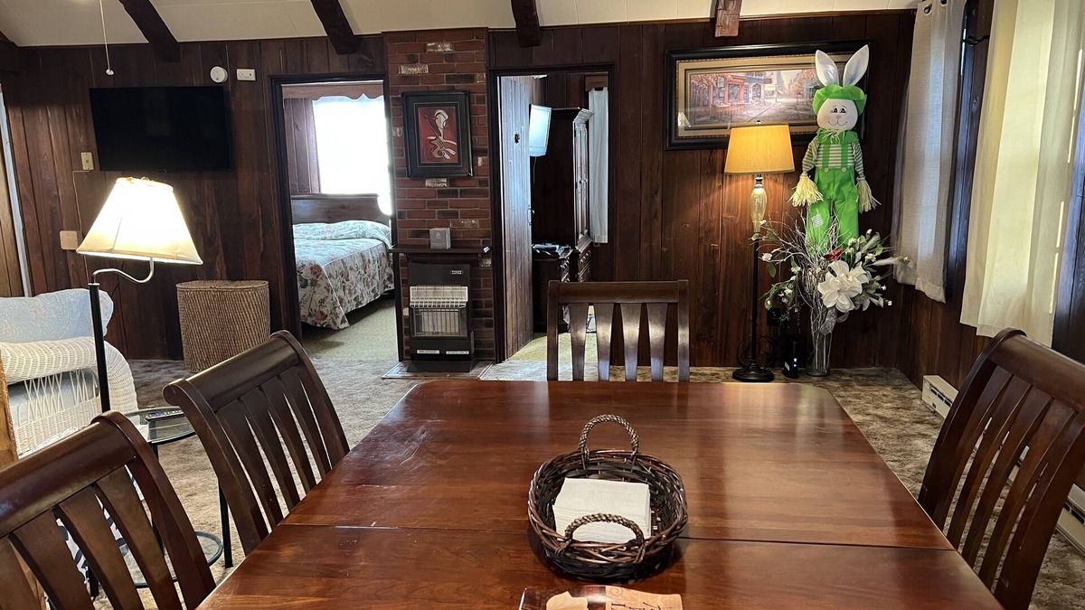 Highland Lakes Cottage | Family/friends - 5 min walk lake and sports courts - 10 min drive Mountain Creek