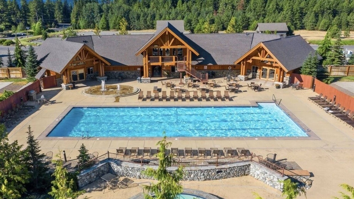 Ronald House | Family Fun Getaway w/Pool, Private Hot Tub, Games & BBQ!