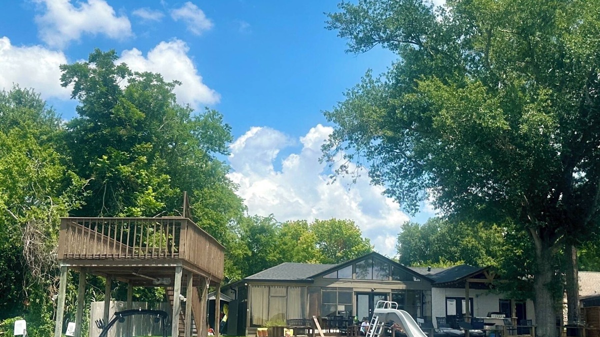 Willis House | Family fun Lake House on the Shores of Beautiful Lake Conroe with boat slips