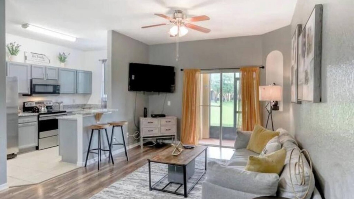 Regal Palms House | Family Fun Near Disney,4 bedroom Home w/wifi, Game Room & Pools.