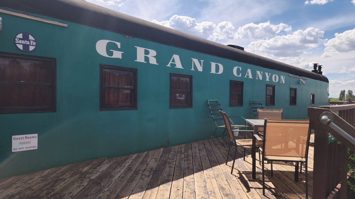 Williams Cabin | Family Fun Railcar #3 Sleeps Four!