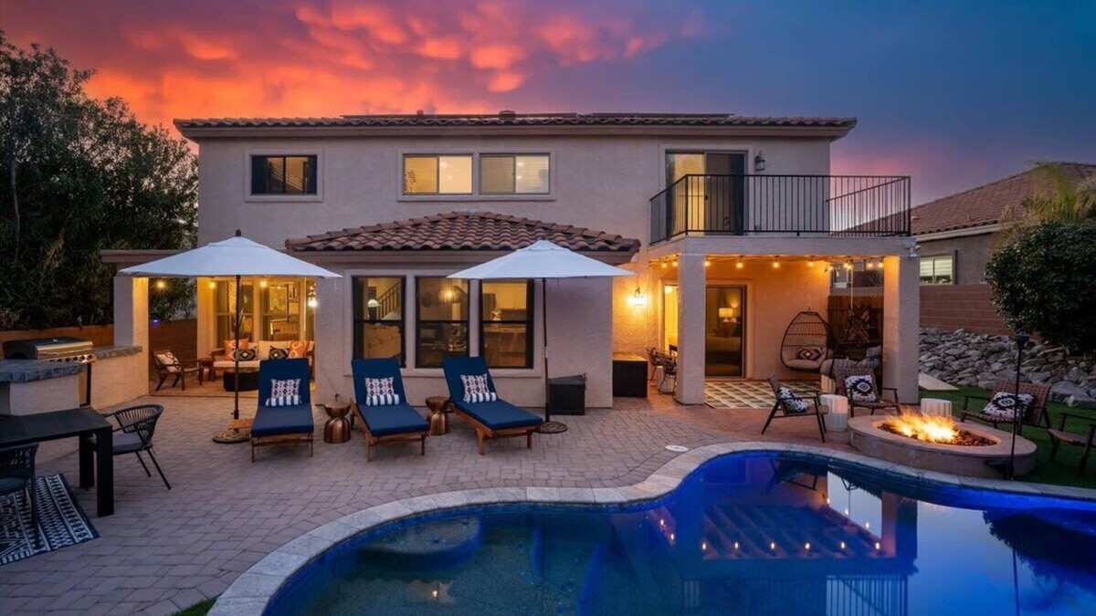Oro Valley House | Family Fun! Sleeps 12 | Pool | Fire Pit | PuttPutt