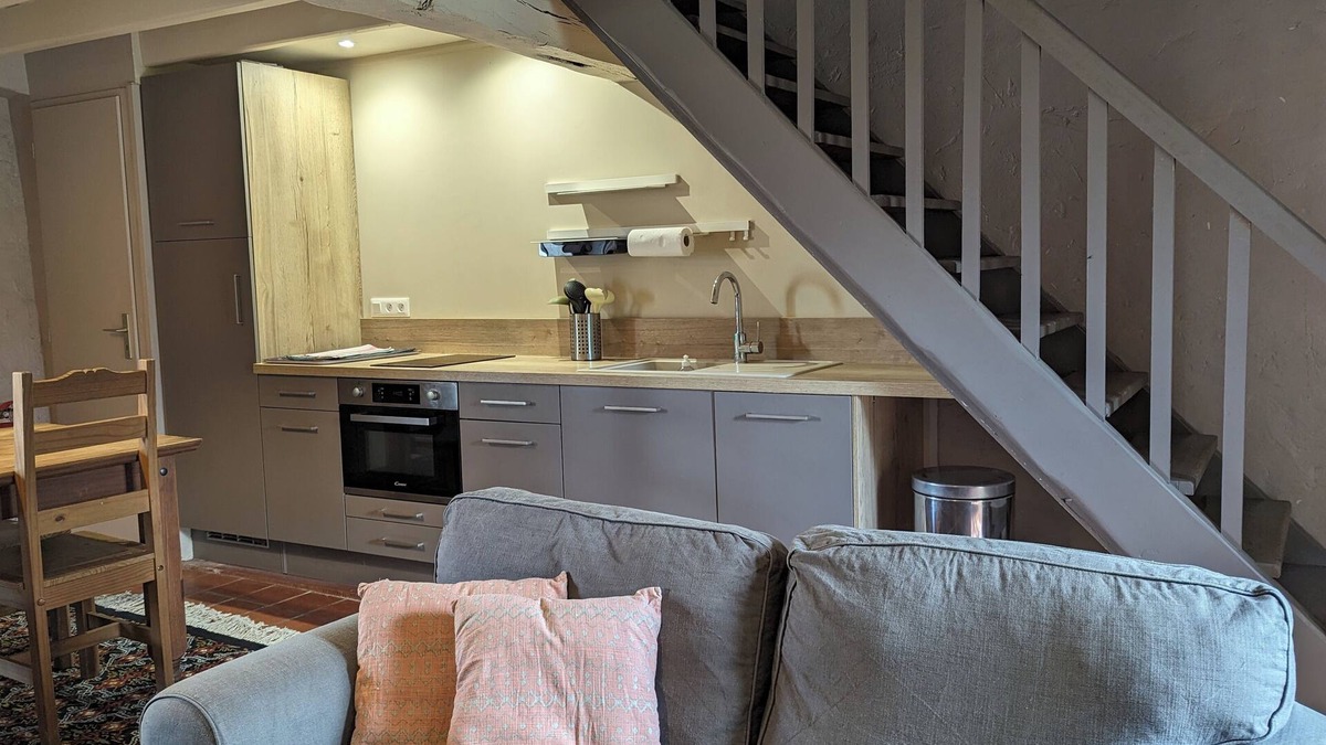 Soyaux House | Family gîte, private terrace, BBQ, sleeps 4