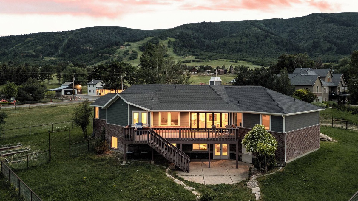 Eden House | Family Gathering Home 2 Minutes from Nordic Valley Ski Resort