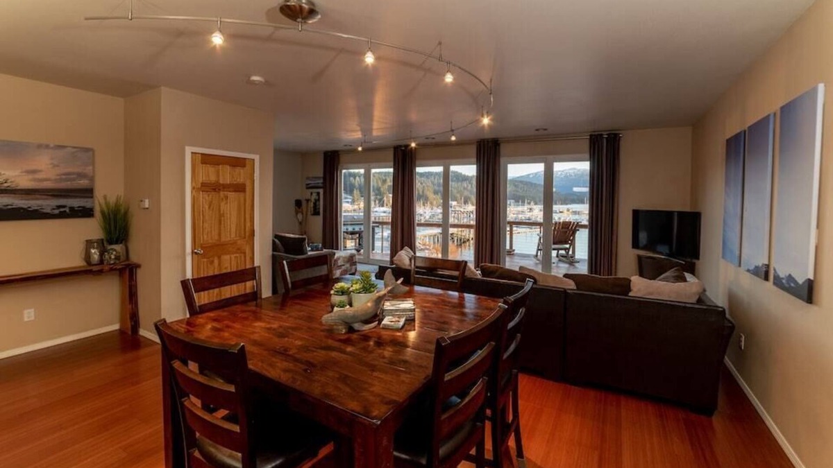 Juneau House | Family Getaway in Juneau, Alaska: Unforgettable Ocean and Mountain Views