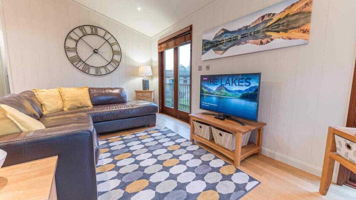 Hawkshead Ski Chalet | Family getaway in this lovely Lakeland lodge with private parking and patio