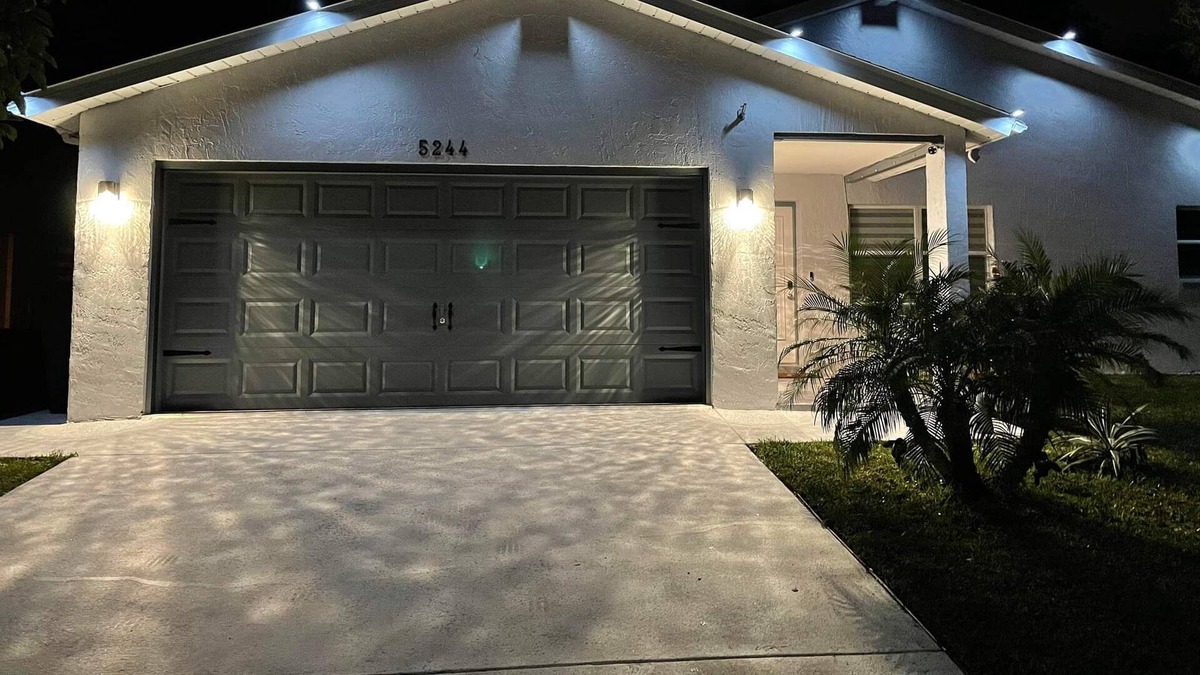 New Port Richey House | Family Getaway In Beautiful 3BDR POOL House