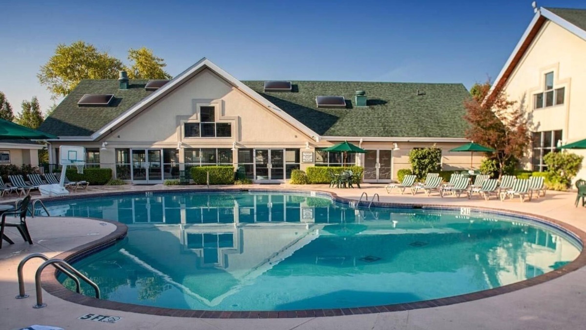 Branson Hotel | Family Getaway w/Kitchen, Laundry & Scenic Views of the Ozark Hills | 4 Units